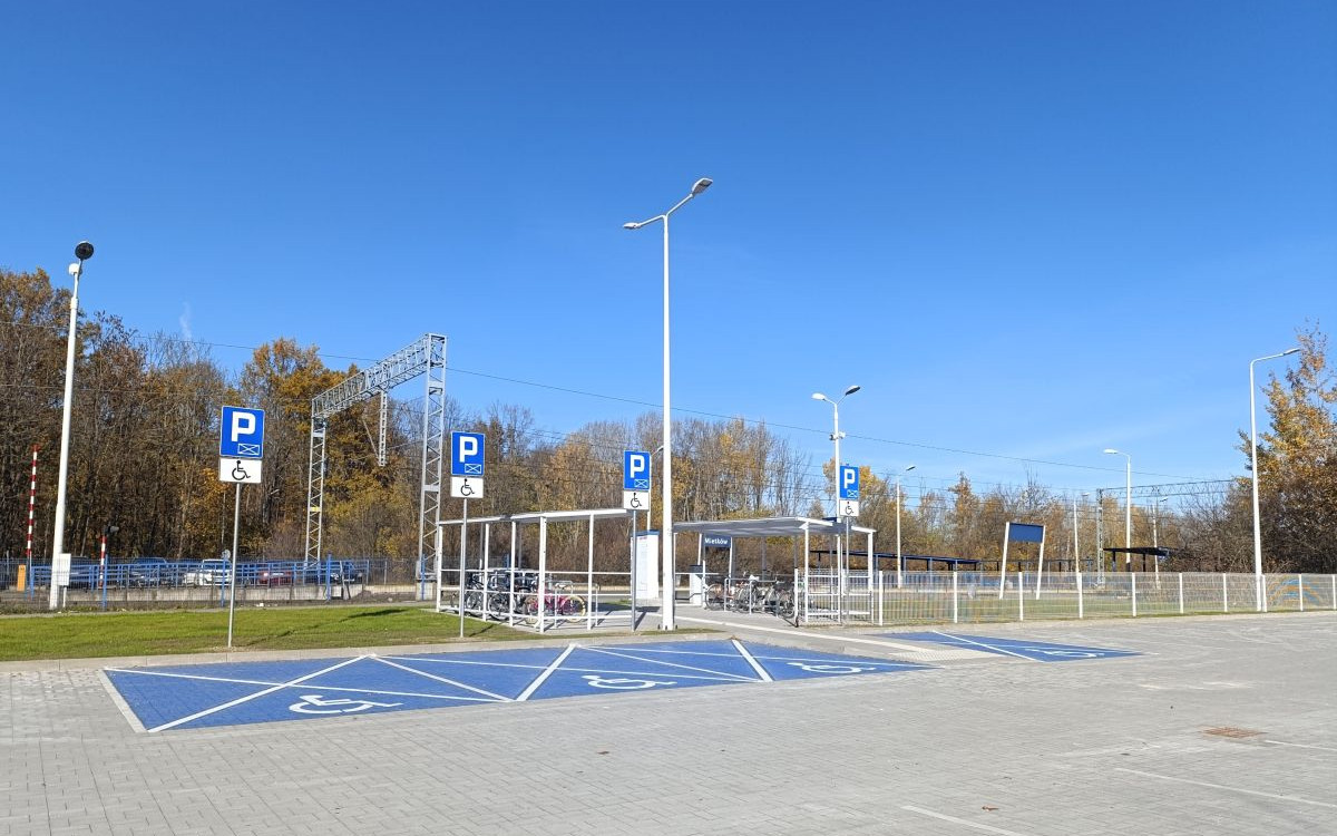 Nowe parkingi przy stacjach kolejowych już na początku grudnia