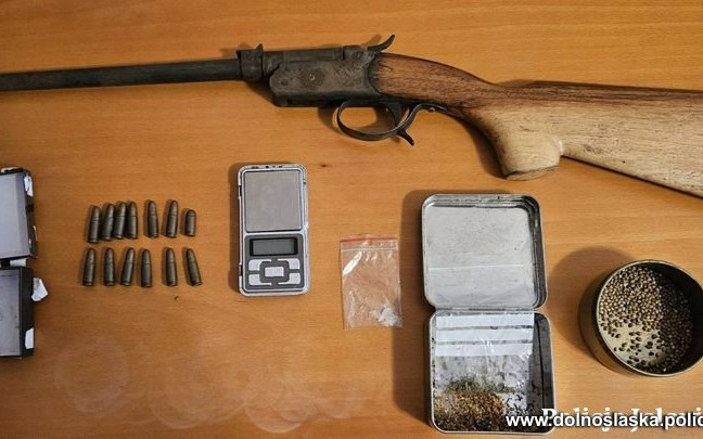 47-latek poszukiwany z narkotykami i nielegalną bronią