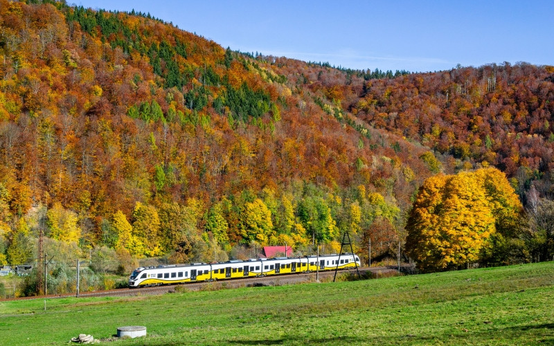 Wiosna na torach, korekta rozkładu jazdy pociągów