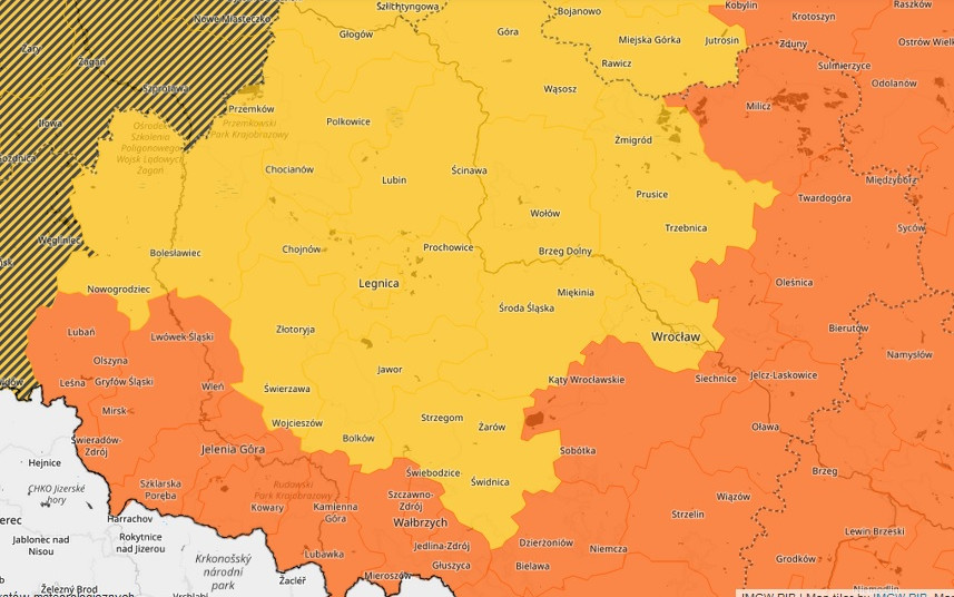 Śnieg i śliskie drogi oraz chodniki. IMGW ostrzega mieszkańców Dolnego Śląska