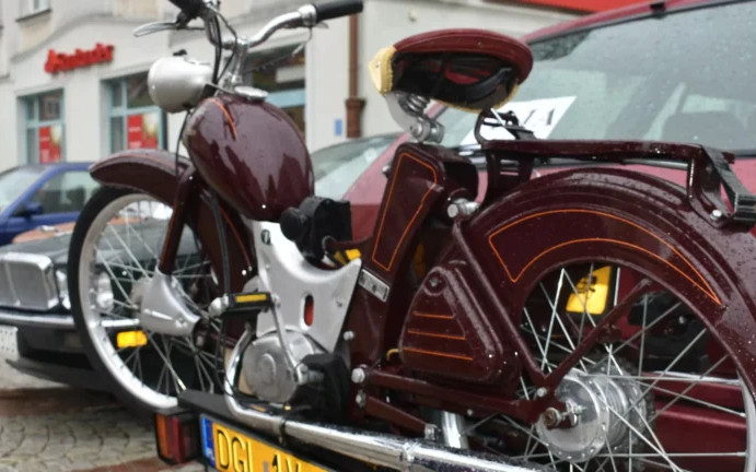Dzierżoniów w klimacie retro – spotkanie z historią motoryzacji