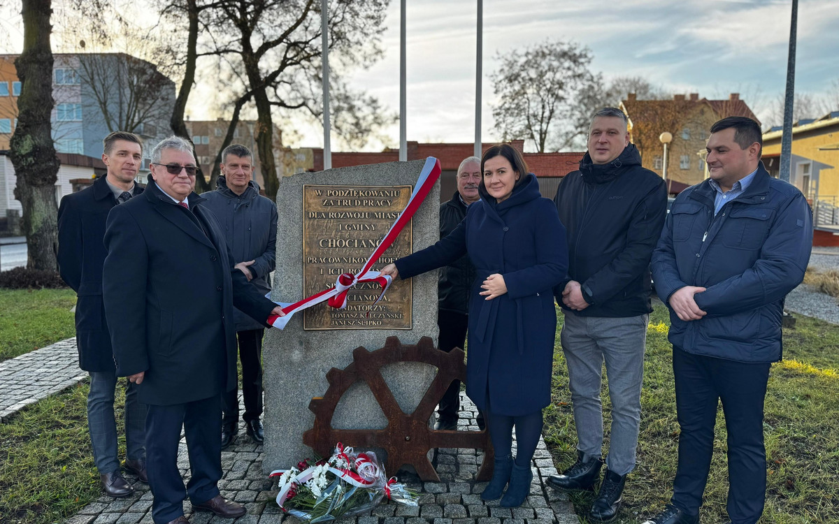 Pomnik w hołdzie pracownikom dawnego CHOFUM w Chocianowie