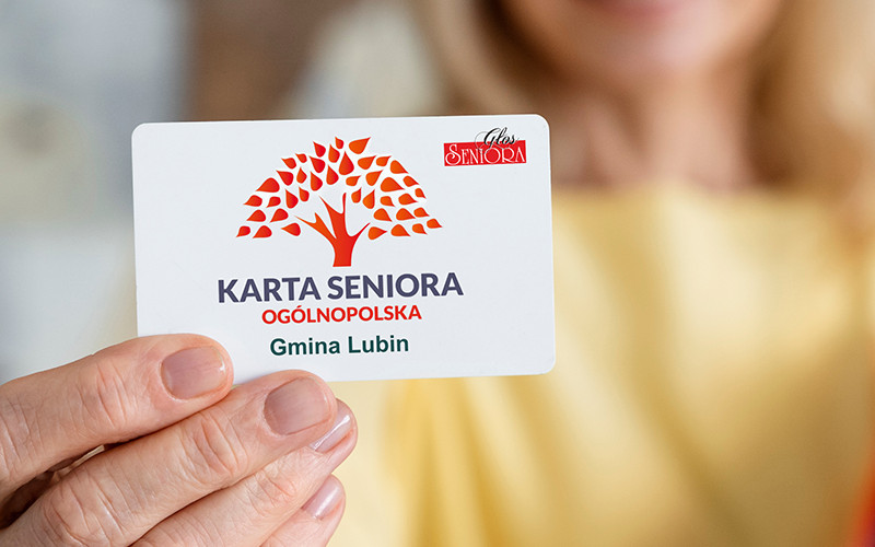 Ogólnopolska Karta Seniora w Gminie Lubin. Zniżki w tysiącach punktów na terenie kraju