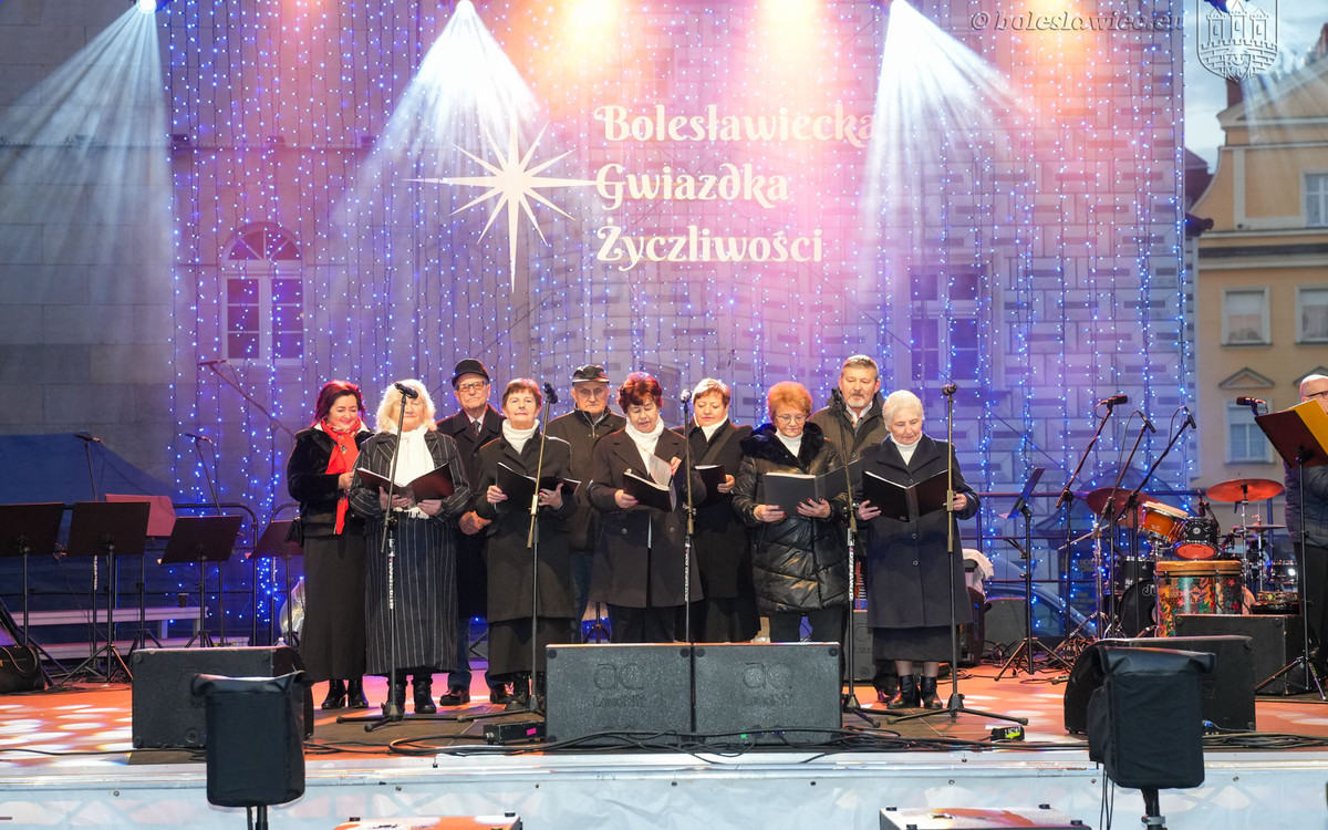 Bolesławiecka Gwiazdka Życzliwości – świąteczna magia wspólnoty na rynku