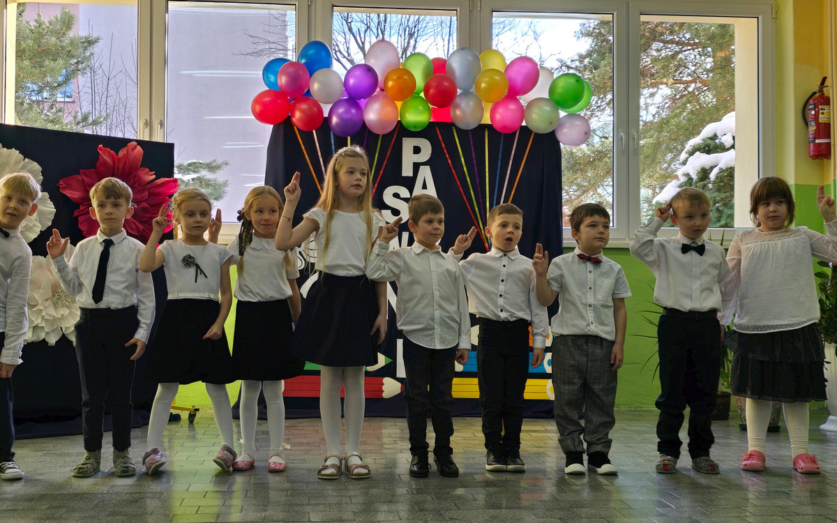 Przedszkolaki z Bajki uroczyście pasowane na Starszaki!