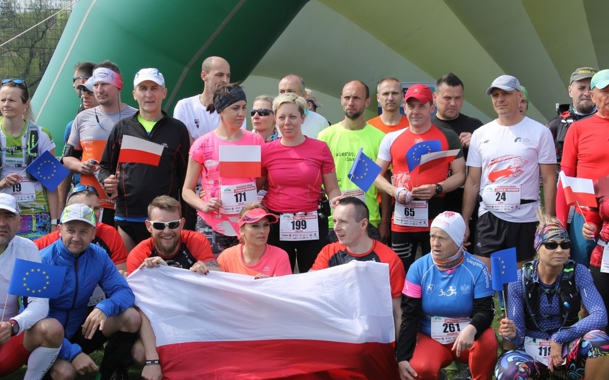 „Z flagą na Trójgarbie” – trwają zapisy na półmaraton górski
