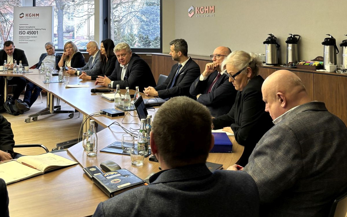 Zarząd KGHM i związki podpisały porozumienie ws. płac