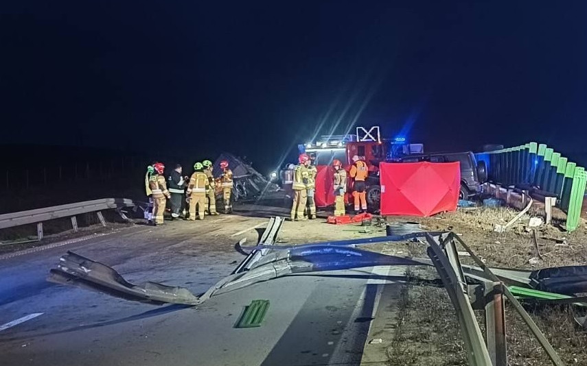 Duże utrudnienia na A4 pod Legnicą. Ciężarówka uderzyła w auto osobowe