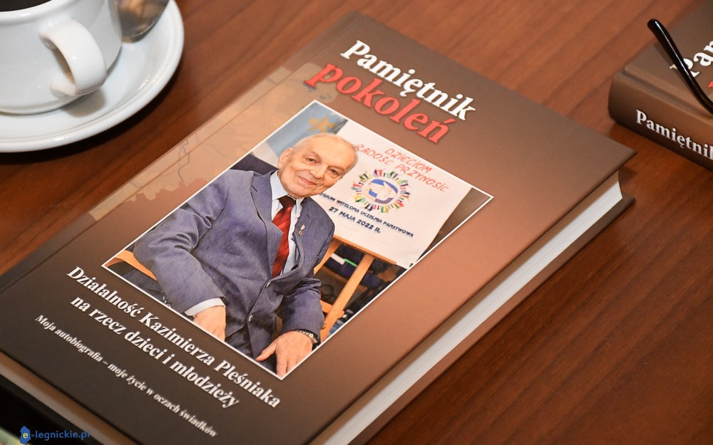 Napisali o Kazimierzu Pleśniaku. Publikacja zachwyca