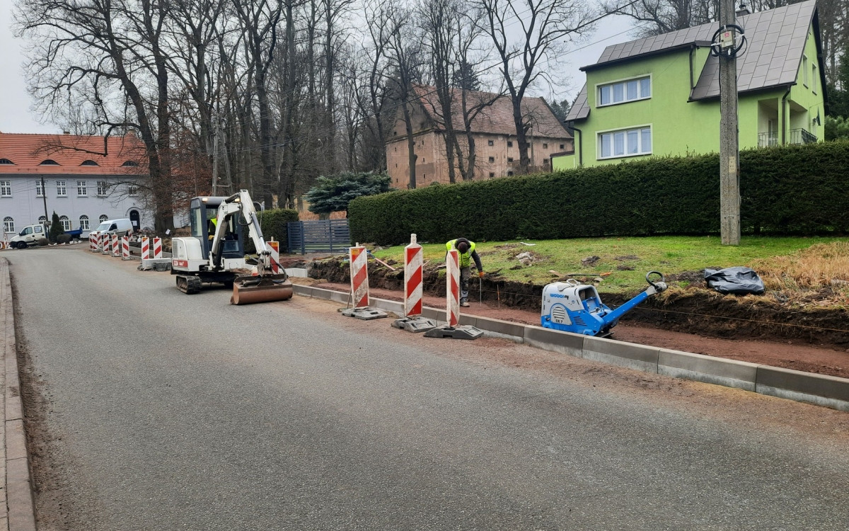 Przy ul. Parkowej w Czarnym Borze będzie bezpieczniej!