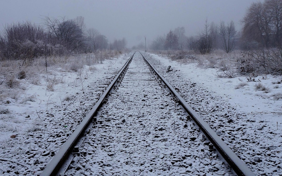 Utrudnienia na kolei. Opóźnienia i odwołane pociągi z powodu gołoledzi!