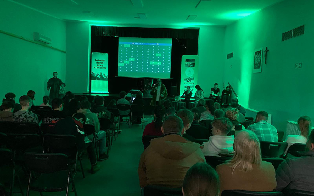 Sala wypełniona po brzegi i wspólna radość kilku pokoleń