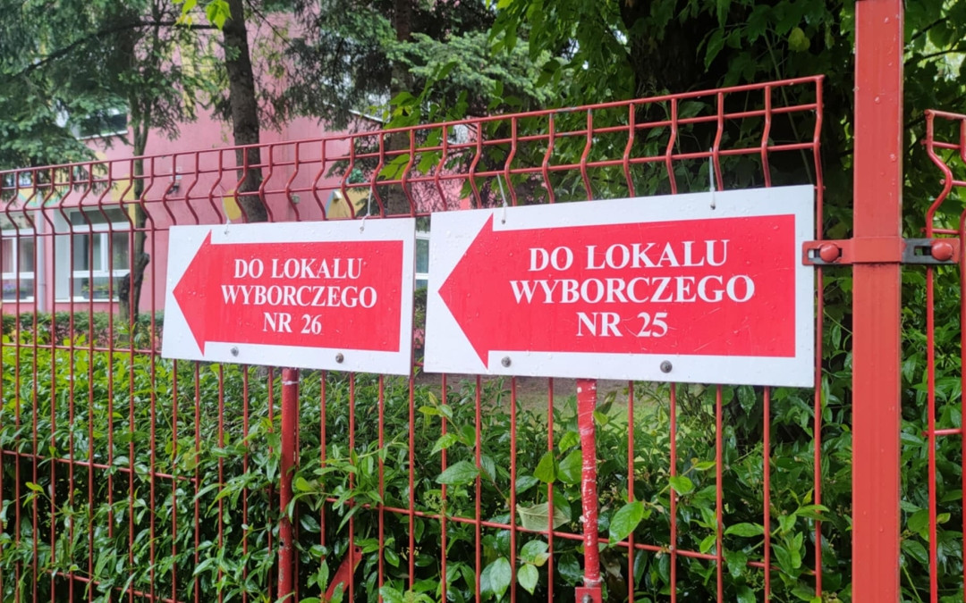 Wyniki exit poll- Trzaskowski o włos przed Nawrockim