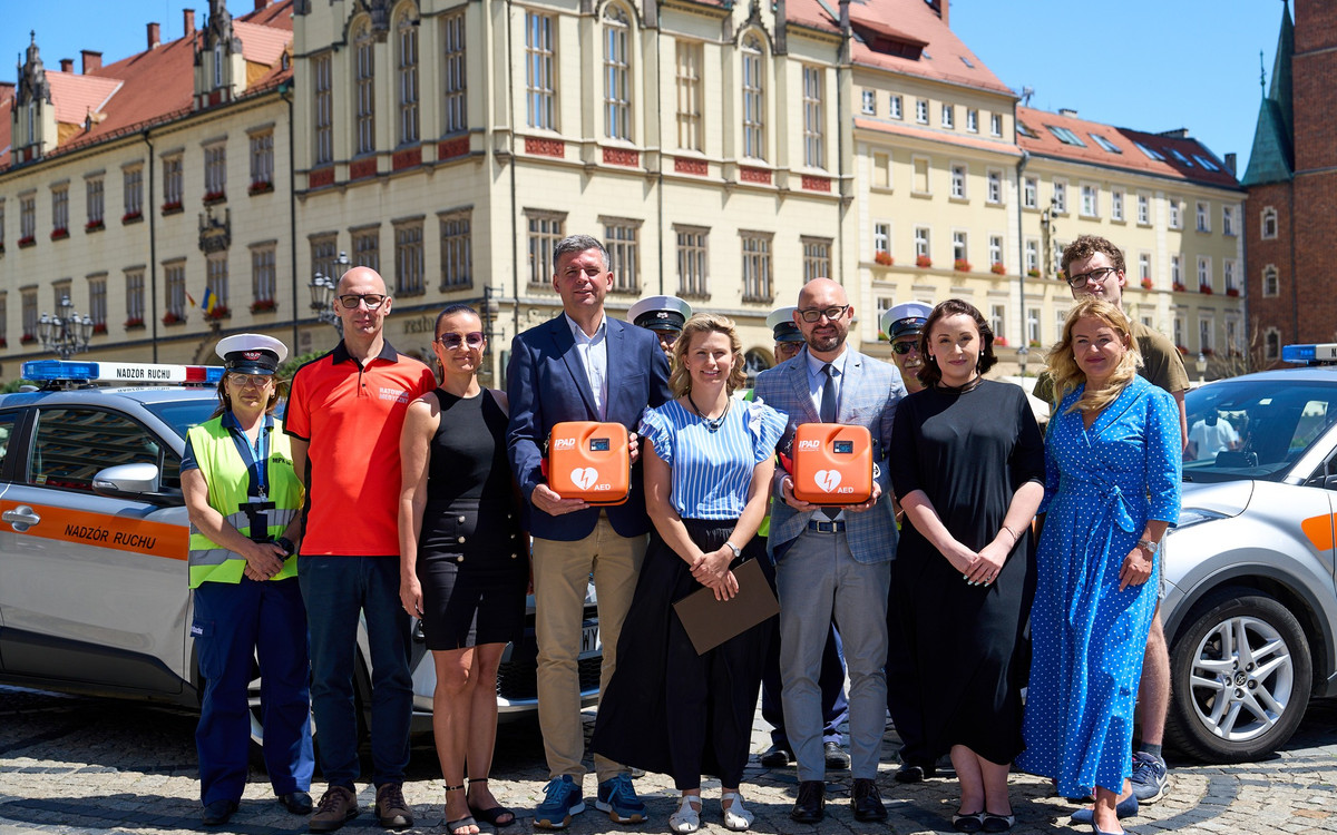 Defibrylatory AED w nowych autobusach i tramwajach MPK!