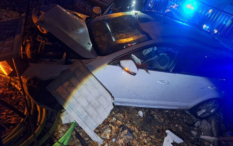 Zatrzymani po pościgu. Policja ustala kto prowadził samochód w trakcie ucieczki!