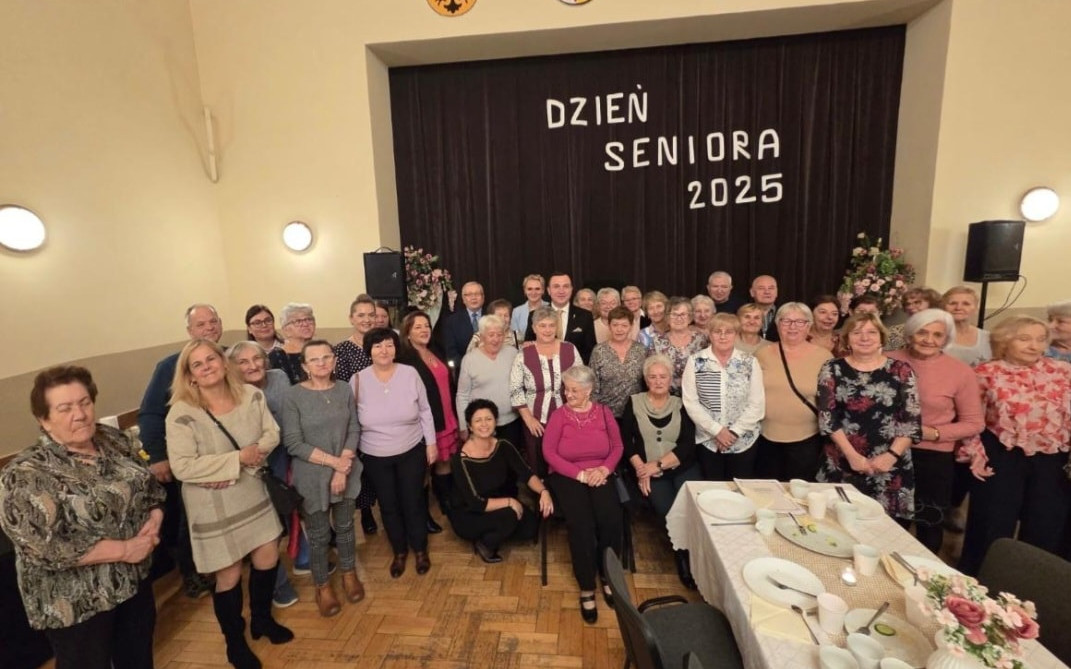 Seniorzy Kamieńca Ząbkowickiego wiedzą jak się bawić!