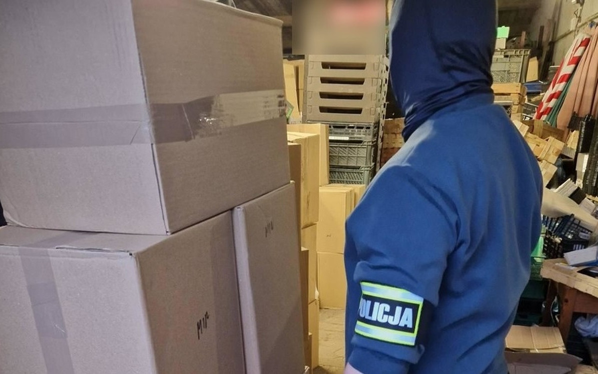 Nielegalne papierosy i alkohol zabezpieczone przez mundurowych z Lubania