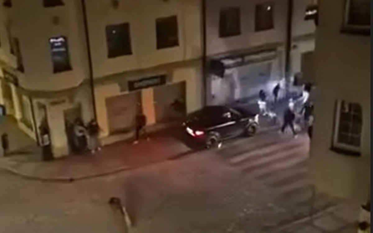 Policjanci nadal poszukują kierowcy czarnego Range Rovera