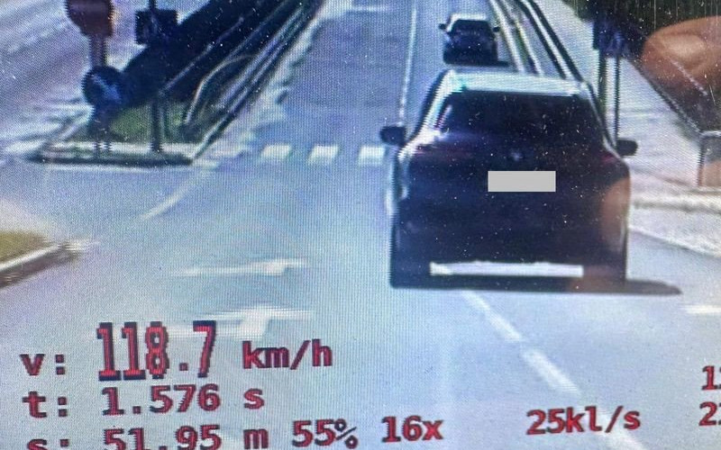 Jechał 118 na godzinę w terenie zabudowanym. Słono za to zapłaci!