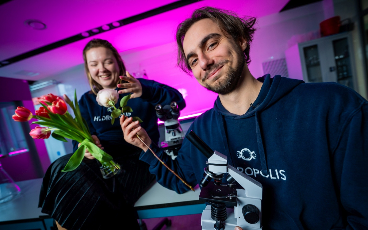 Zakochaj się w nauce. Walentynki w Hydropolis z kwiatami w roli głównej