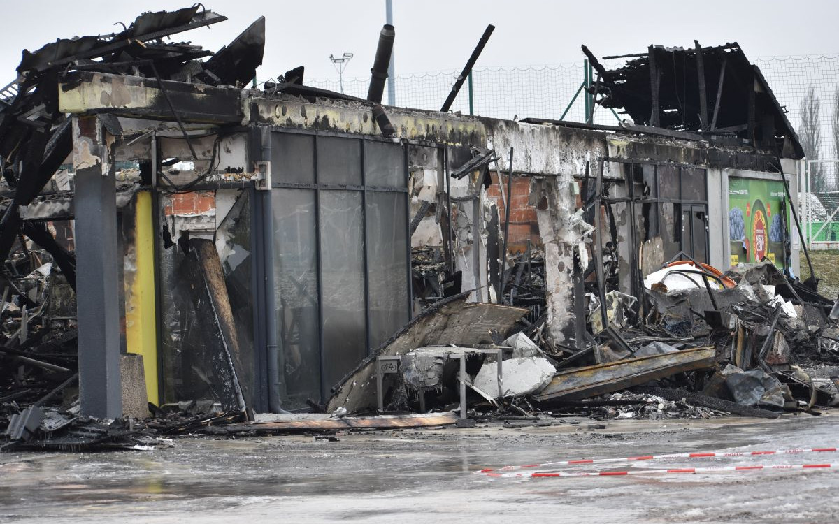 Milionowe straty. Budynek do rozebrania, ustalają przyczyny pożaru