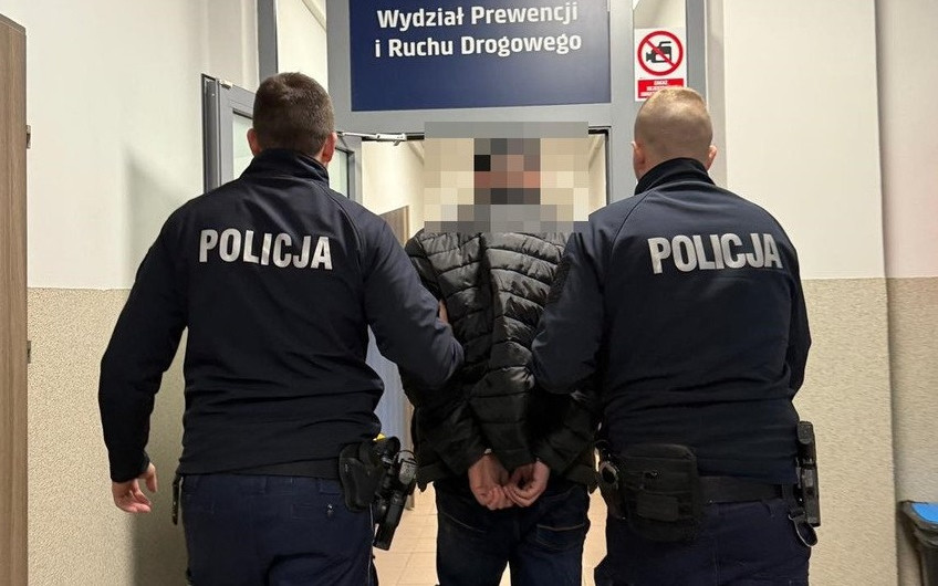 Pijany wsiadł za kierownicę i próbował przekupić policjantów