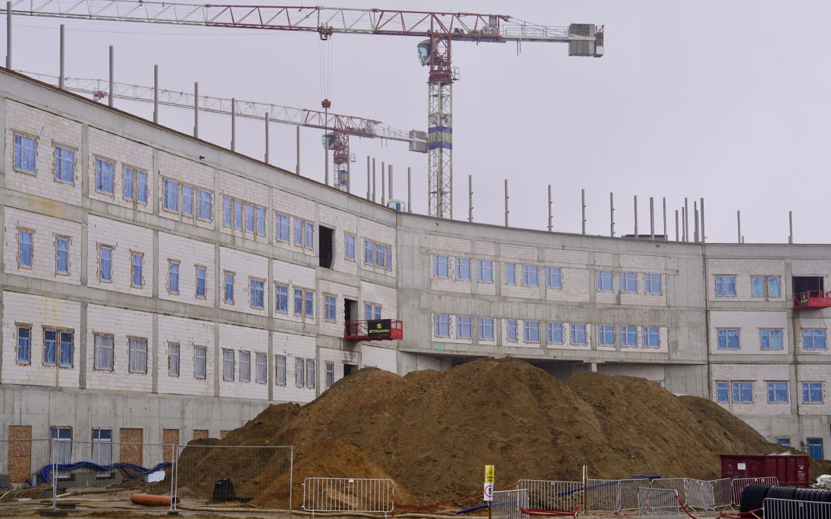 Nowy szpital onkologiczny we Wrocławiu rośnie w oczach