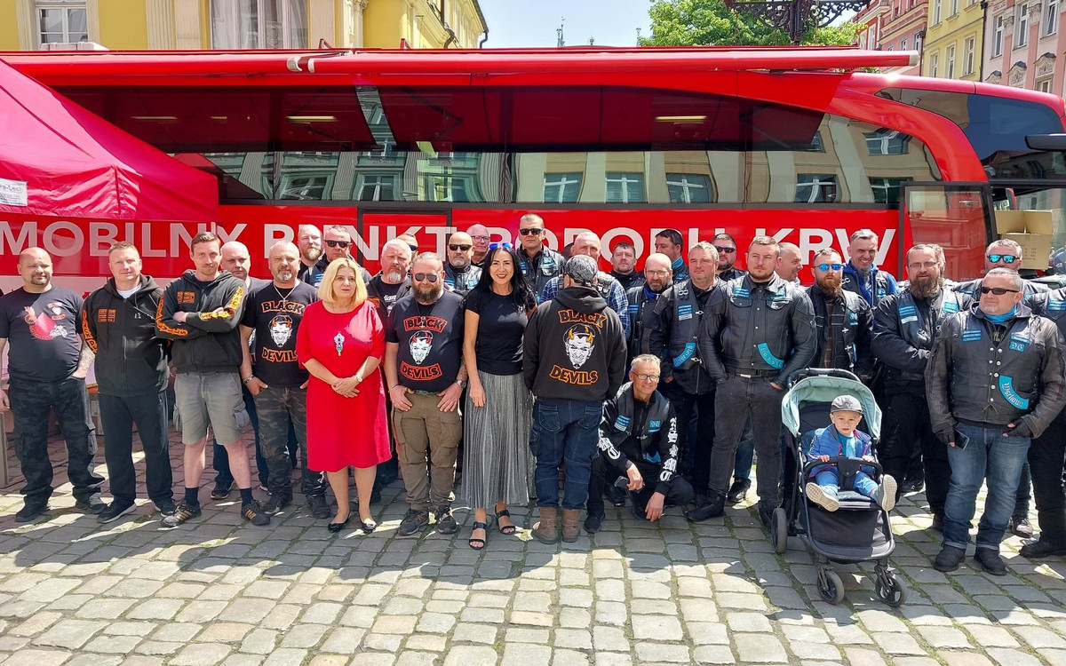 Świdnica oddaje krew – Moto Krew i Piknik Wojskowy na Rynku