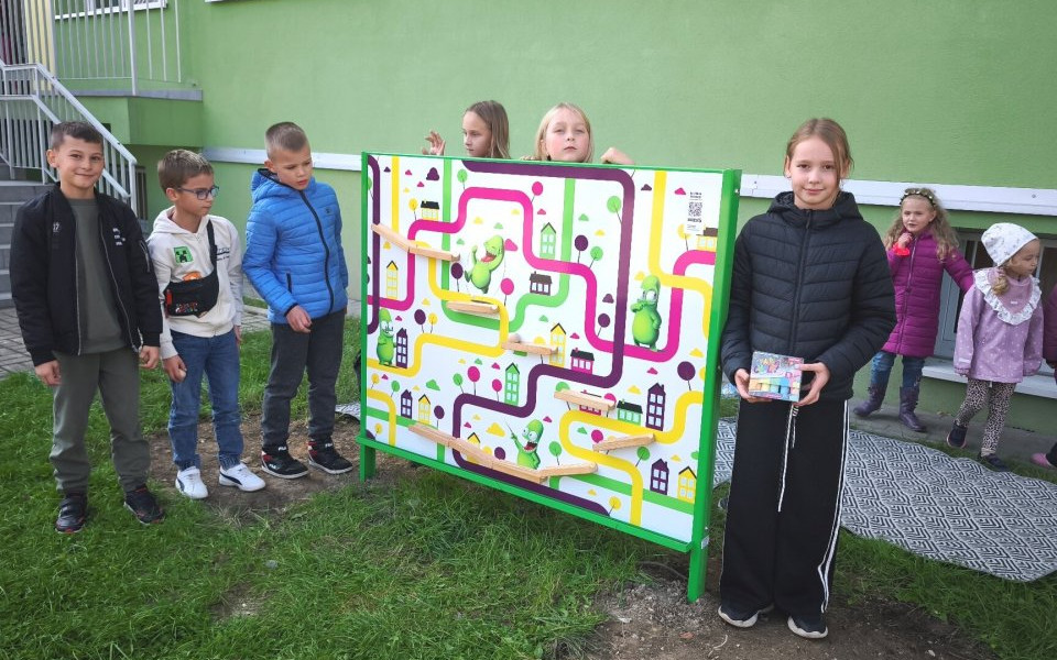 Nowoczesny plac sensoryczny w złotoryjskiej SP 3 to strzał w dziesiątkę