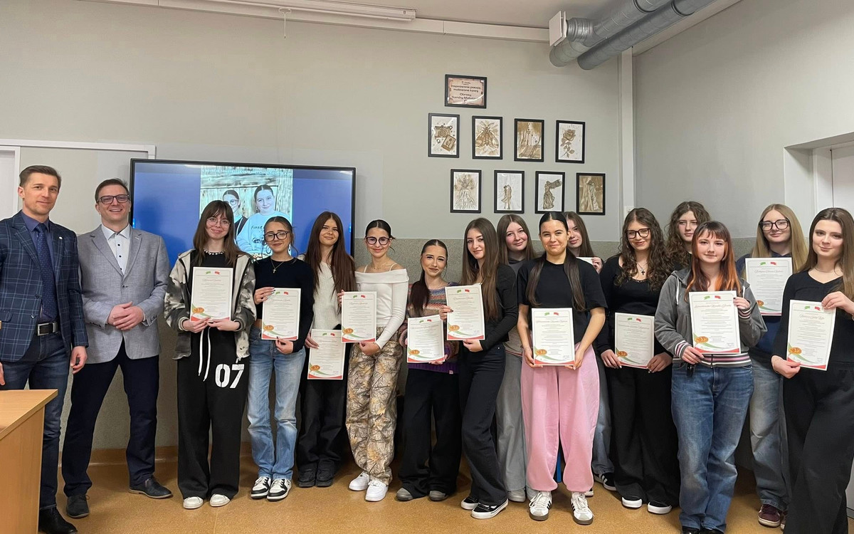 Uczniowie Zespołu Szkół z certyfikatami mistrza pizzy neapolitańskiej