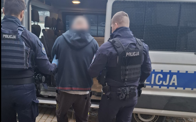 Potrącił 35-latkę i uciekł z miejsca zdarzenia. Miał zrobić to celowo