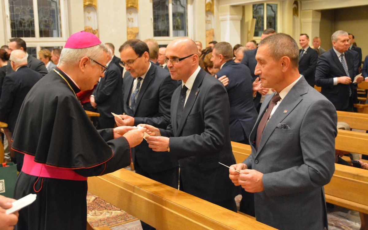 Doroczne spotkanie opłatkowe biskupa legnickiego z samorządowcami